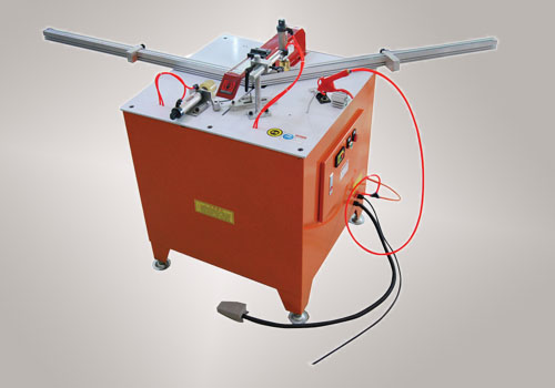 自動鋁材切割機(jī)